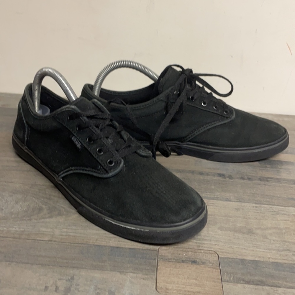 Vans women’s size 9.5 Black low top - Picture 4 of 7